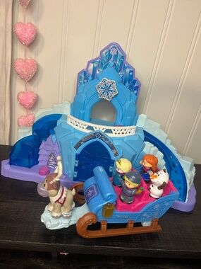 Little People Frozen castle and sled